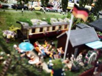 SUNP0171  Party im Schrebergarten
