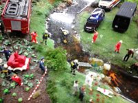 20150420 174922  der Fluß wird mit Tauchern auf Spuren abgesucht. Kann der Fall der Wasserleiche gelöst werden.